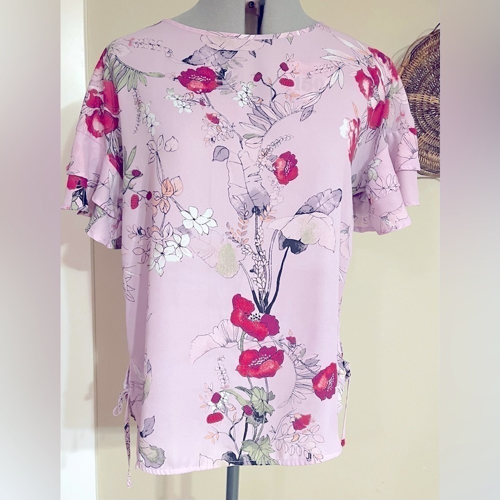 Maurices Floral Blouse Size Medium Ruffled Sleeves Tie Sides Lavender Chiffon